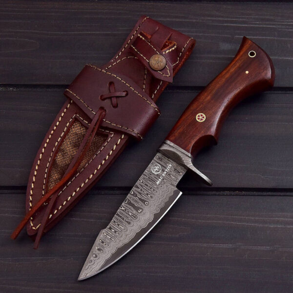 Custom Handmade Damascus Steel Bobcat Hunting Knife with Premium Leather Sheath