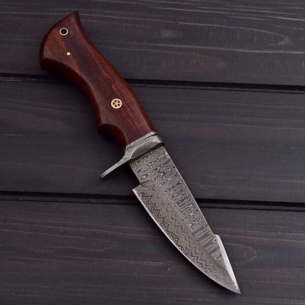 Custom Handmade Damascus Steel Bobcat Hunting Knife with Premium Leather Sheath - Image 2